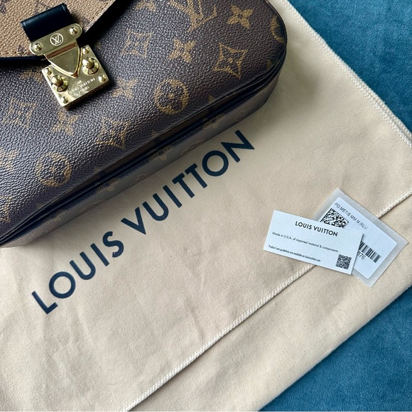 Louis Vuitton Pochette Metis Reverse Monogram Canvas - Picture 12 of 15